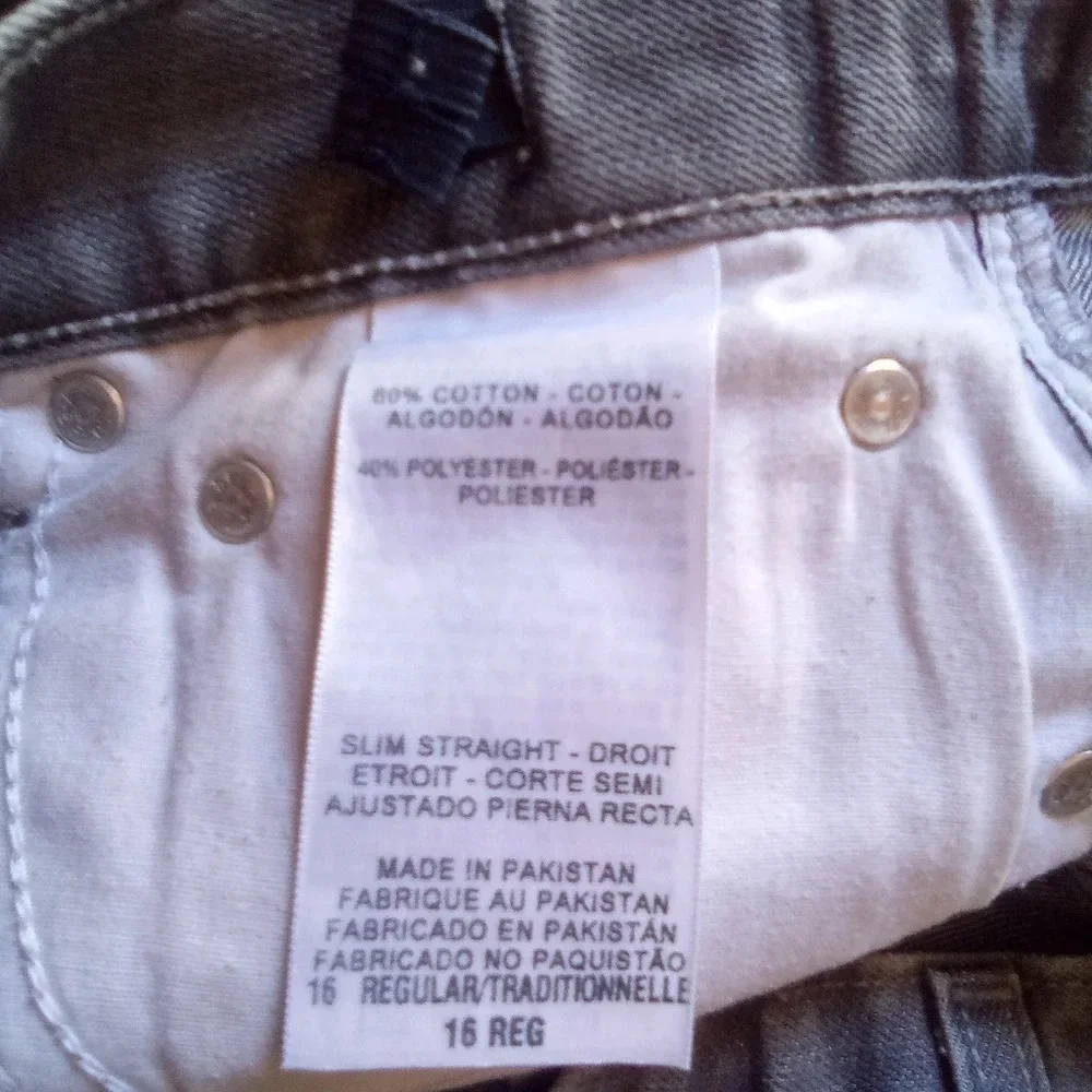 Signature Levi jeans size 16 (bag Z )